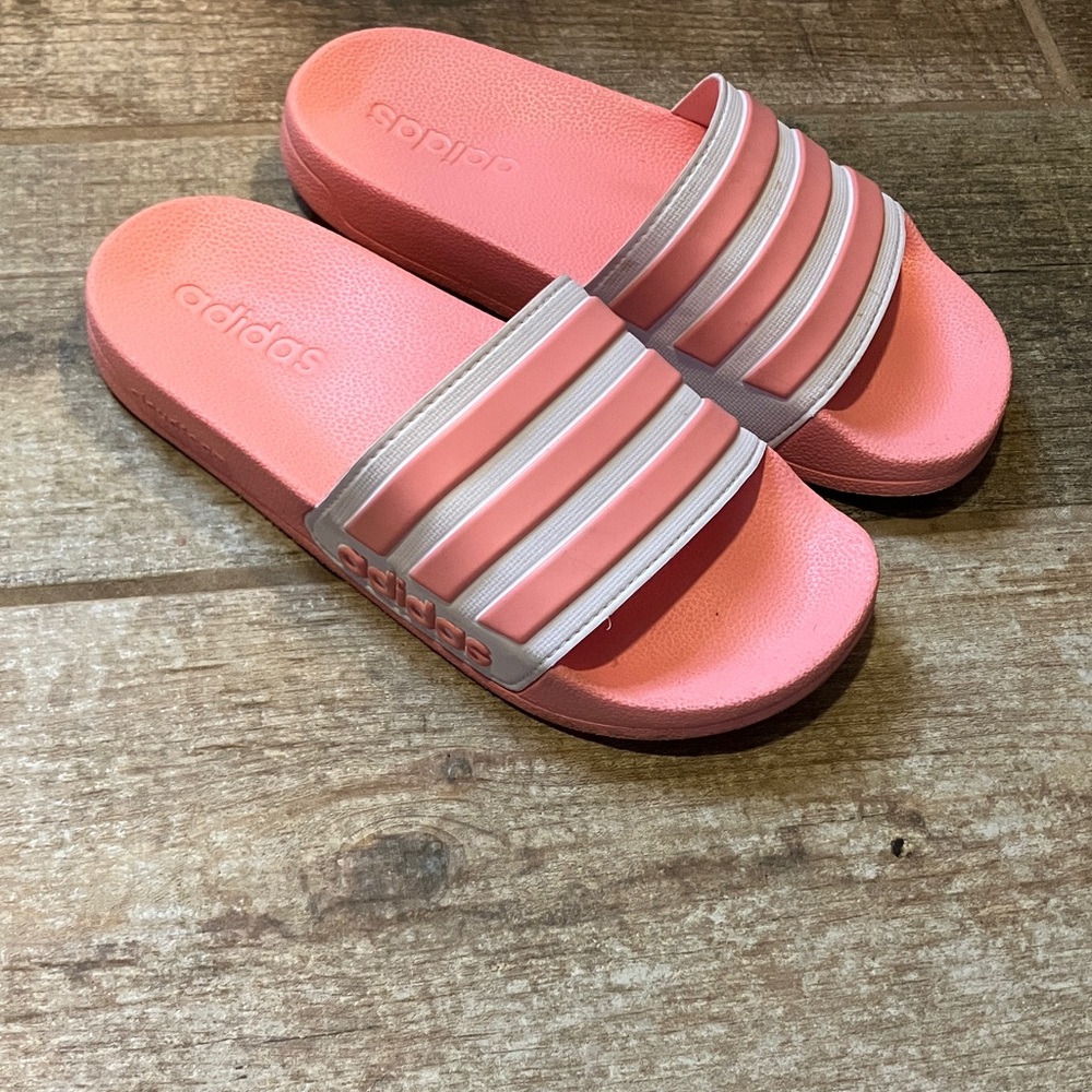 The Adidas Adilette Aqua Kids' Slide Samdal 6